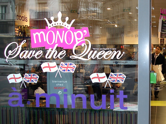 Vitrine Monop' Save the Queen